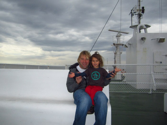 09 JUNE 2012 FERRY RIDE TO nEW gLASCOW Ezra